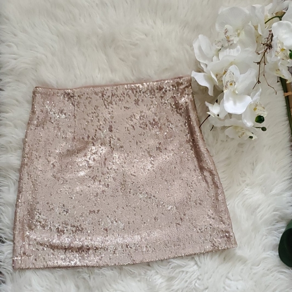 Forever 21 Dresses & Skirts - Rose Gold Skirt👑